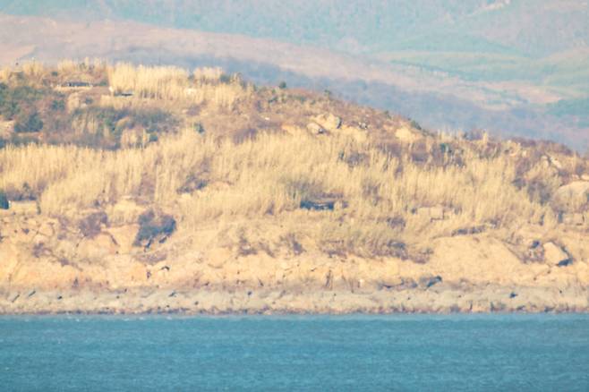 연평도에서 바라본 장재도. 연합뉴스