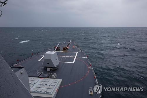 대만해협 통과하는 미 군함 [연합뉴스 자료사진]