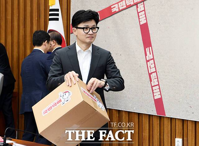 한동훈 국민의힘 비상대책위원장이 정치권에 등판한 지 20일 넘게 흘렀다. 사진은 한 위원장이 15일 열린 제22대 총선 공약개발본부 출범식에 참석한 모습. /배정한 기자