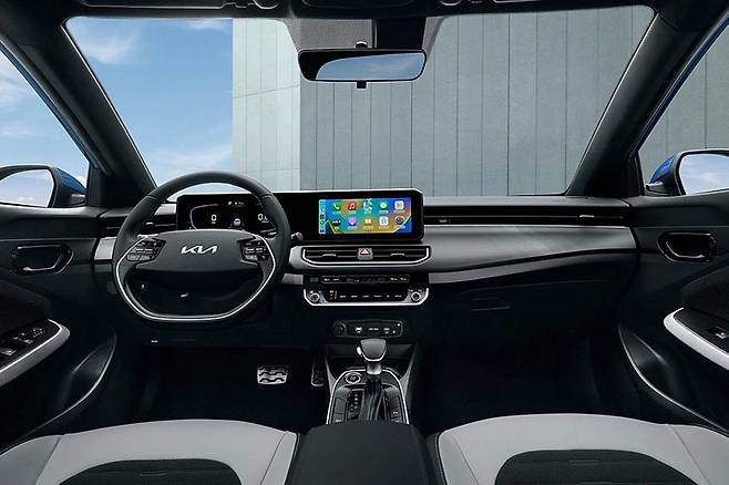 기아 K3 해치백 실내