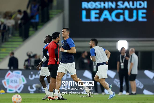 ▲ 크리스티아누 호날두(38, 알 나스르)가 2023년 한 해에만 54골을 몰아쳤다. 유럽 매체에서 선정한 올해의 선수 톱10에선 제외됐지만, 올해 전 세계에서 가장 많은 골을 넣은 선수로 한 해를 마무리했다