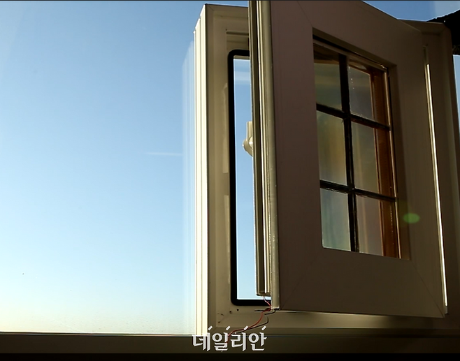 양자점 투명 태양전지 모듈 적용 창호.ⓒ한국전자기술연구원(KETI)