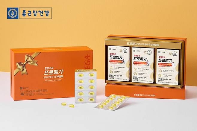종근당건강은 설 명절을 앞두고 오는 20일 신세계쇼핑을 통해 신제품 '프로메가 알티지 오메가3 듀얼 비타민D 선물세트'를 새롭게 선보인다./종근당건강