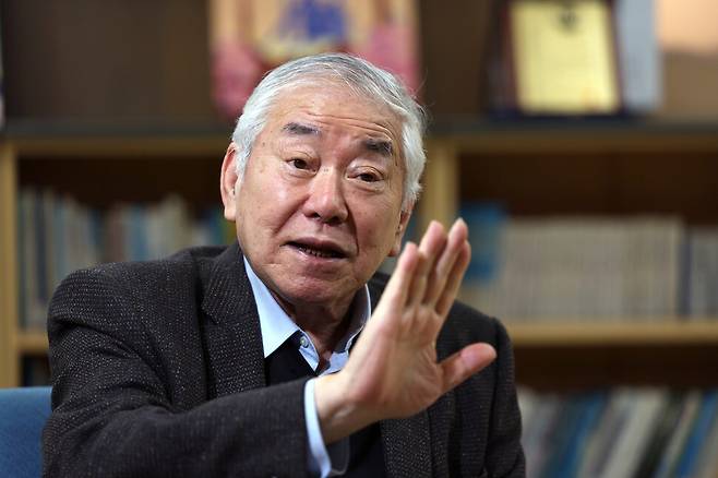 문정인 한겨레통일문화재단 이사장이 16일 서울 마포구 김대중도서관에서 인터뷰하고 있다. 강창광 선임기자 chang@hani.co.kr