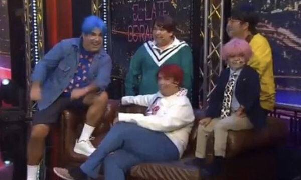 BTS 분장을 하고 인종 차별성 코미디를 한 칠레 TV쇼. BTS 칠레 팬클럽 트위터(@BTS_Chile) 갈무리