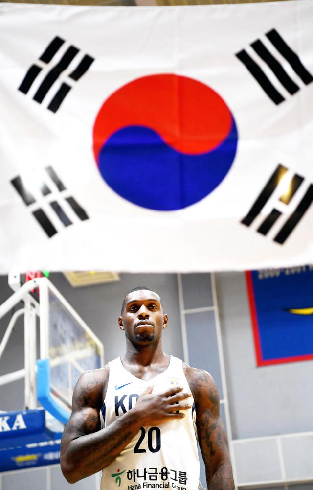 2018년 2월 순수 외국인 출신으로 처음 국가대표 농구팀에 뽑혔던 라건아의 모습. 한국일보 자료사진