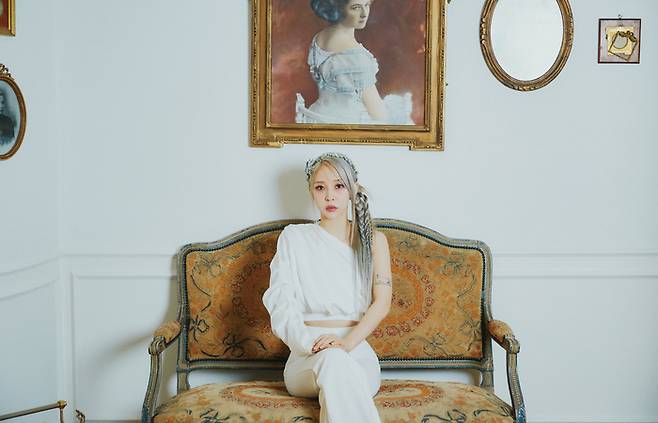 문별. RBW