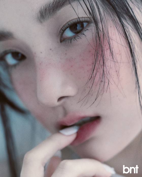 그룹 에이프릴 출신 이현주