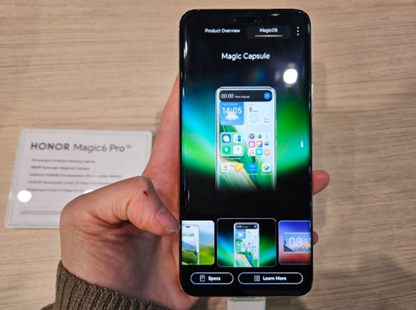 아너 최신 플래그십 스마트폰 '매직6 프로'. 매직 캡슐 기능이 화면에 소개되고 있다. ⓒ데일리안 민단비 기자