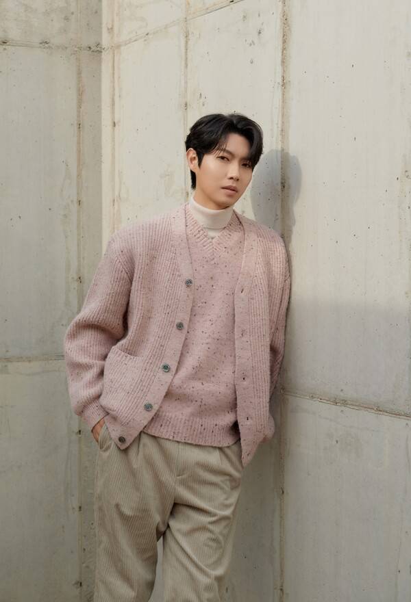 ▲ 첫 단독 팬미팅 '유 메이크 미 샤인'이 예매 시작 2분 만에 전석 매진돼 공연을 1회 추가한 손태진. 제공|뉴에라 프로젝트