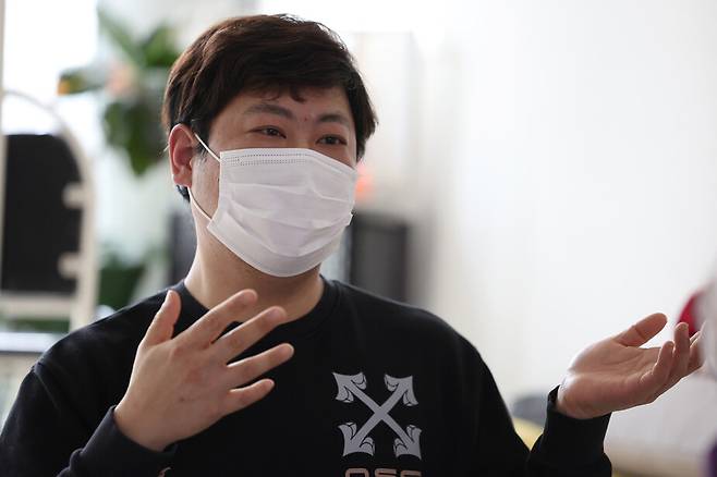 민정이 아빠가 한겨레와 인터뷰하고 있다. 김영원 기자 forever@hani.co.kr