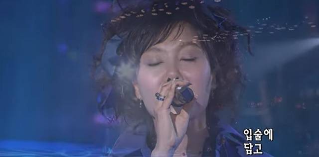 이미키의 인생곡 '이상의 날개'(송문상 작사 작곡)는 86년 정규 1집 '이미키 1집' 에 수록된 곡으로 50만 장 이상의 판매고를 올렸다. KBS '가요톱10' 등 음악 방송에 출연하면 시청자들은 작은 체구와 몸짓으로 뿜어내는 파워풀한 가창에 갈채를 보냈다. /KBS '가요무대' '가요톱10'