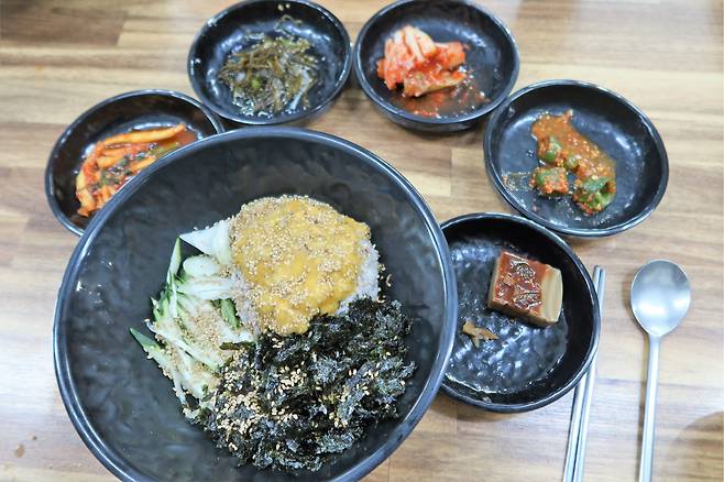 성게비빔밥/김준 광주전남연구원 책임연구위원