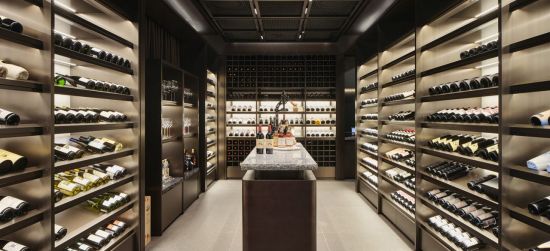 제이드팰리스에는 최고급 세븐스톤즈 와인을 보유한 와인셀러룸이 있다.