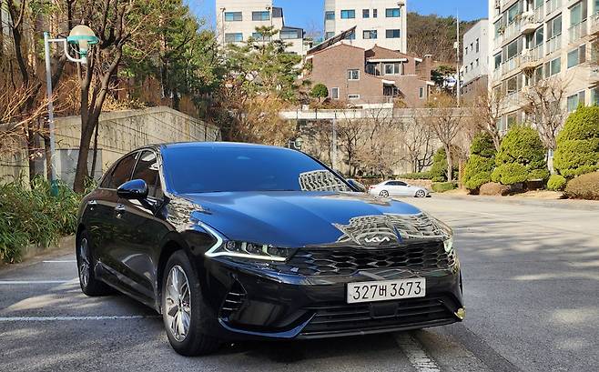 LPG업계가 현재 시범사업을 진행하고 있는 K5 LPG 하이브리드 차량 외관. 김성우 기자