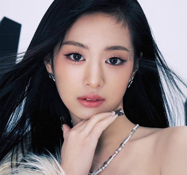 그룹 베이비몬스터(BABYMONSTER)에 합류한 아현이 현 건강 상태와 합류 소감을 밝혔다. YG엔터테인먼트 제공