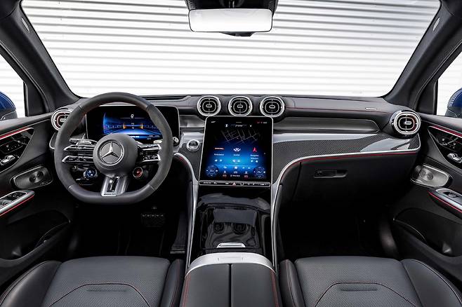 메르세데스 AMG GLC 43 4MATIC 실내