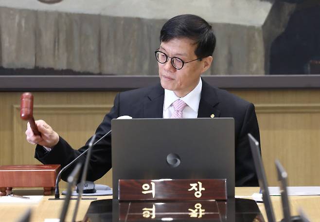 이창용 한국은행 총재가 12일 서울 중구 한국은행에서 열린 금융통화위원회 통화정책방향 결정회의를 주재하고 있다.(사진=공동취재단)