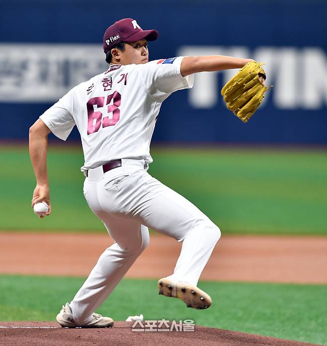 키움 좌완투수 손현기가 14일 고척스카이동에서 열린 2024프로야구 키움히어로즈와 롯데자이언츠의 경기에서 선발역투를 펼치고 있다. 고척 | 강영조기자 kanjo@sportsseoul.com