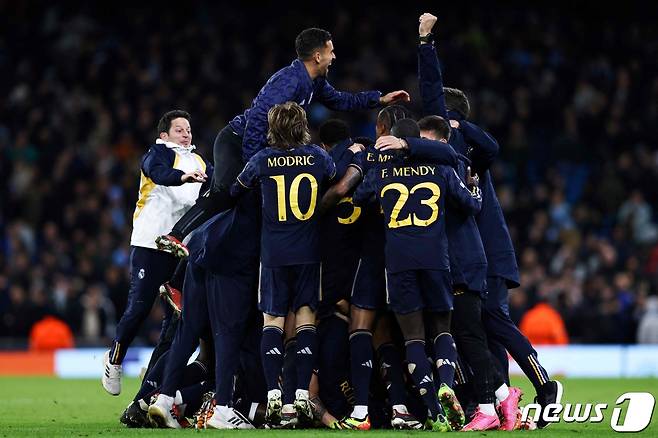 승부차기 끝에 유럽축구연맹(UEFA) 챔피언스리그 준결승에 진출한 레알 마드리드. ⓒ AFP=뉴스1