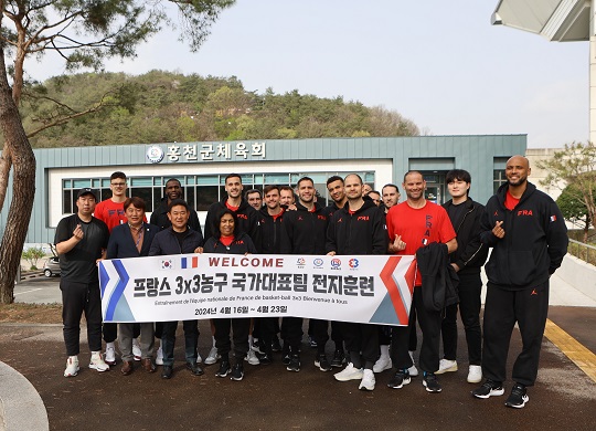 강원 홍천군에서 파리올림픽 대비 전지훈련을 치르기 위해 한국을 찾은 프랑스 3x3 남자 대표팀 선수단. KXO 제공