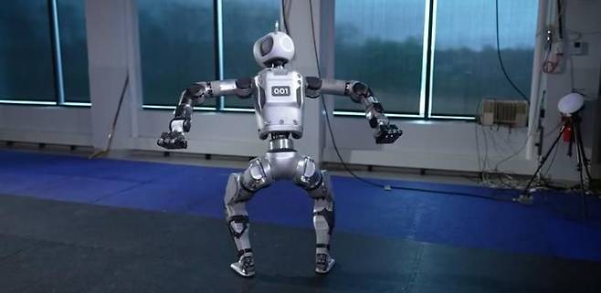 보스턴 다이내믹스가 공개한 새 휴머노이드 로봇 [이미지출처=보스턴 다이내믹스 블로그 캡처, 연합뉴스]