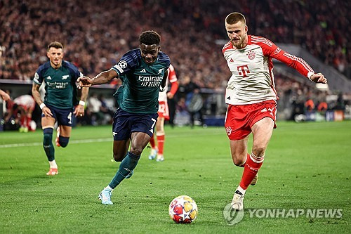 바이에른 뮌헨 수비수 에릭 다이어는 지난 18일 아스널과의 UEFA 챔피언스리그 8강 2차전에서 승리한 후 아스널을 이겨 기쁘다고 말해 눈길을 끌었다. 아스널은 다이어가 2014년부터 2024년 1월까지 몸담았던 토트넘 홋스퍼의 최대 라이벌 클럽이다. 다이어는 8강 2차전에서 무실점 승리를 이끌어 뮌헨의 4강 진출에 기여했다. 반면에 아스널은 다이어를 뚫지 못하면서 챔피언스리그 8강에서 짐을 쌌다. 연합뉴스