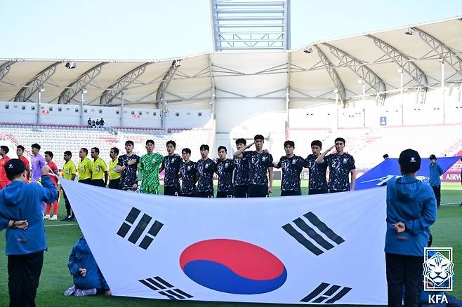 중국과 조별리그 2차전을 승리한 23세 이하 올림픽 축구대표팀. (대한축구협회 제공)