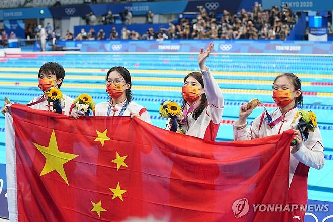 도쿄 올림픽 여자 계영 800ｍ에서 1위에 오른 중국 대표팀 [EPA=연합뉴스 자료사진]