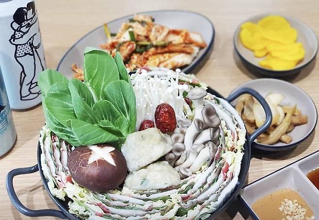 하루 200알만 만드는 만두가 인기 랑이식당