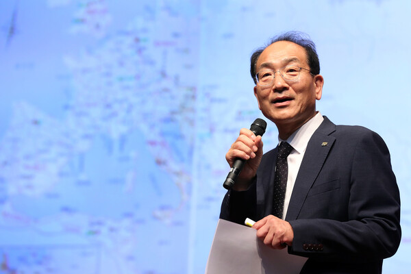 23일 이성해 국가철도공단 이사장이 대전 본사에서 개최한 '현장중심 책임경영 선포식'에서 강연을 하고 있다. ⓒ국가철도공단