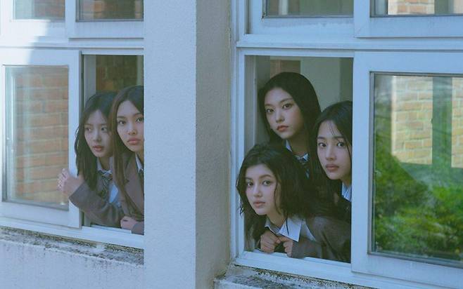 아일릿(위) 뉴진스(아래)/빌리프랩, 어도어