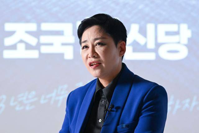 김재원 조국혁신당 비례대표 당선자가 18일 서울 중구 한국일보 사옥에서 본보와 인터뷰를 하고 있다. 신용주 인턴기자