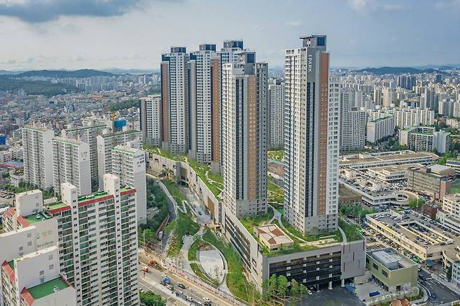 국내 최대 규모 공공지원 민간임대 아파트 '고척 아이파크'. HDC현대산업개발
