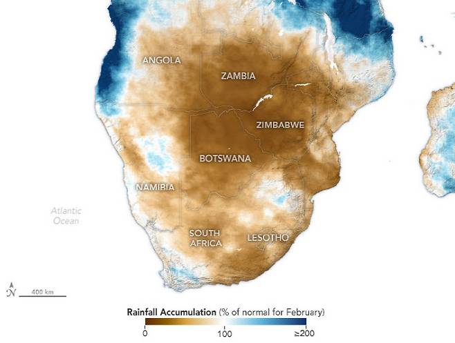 지난 2월 남부 아프리카 지역의 강수량을 평년 강수량과 비교한 사진. 흰색은 평년과 비슷하고 갈색으로 갈수록 평년보다 비가 적게 내린 것이다. (사진=나사 지구관측소)