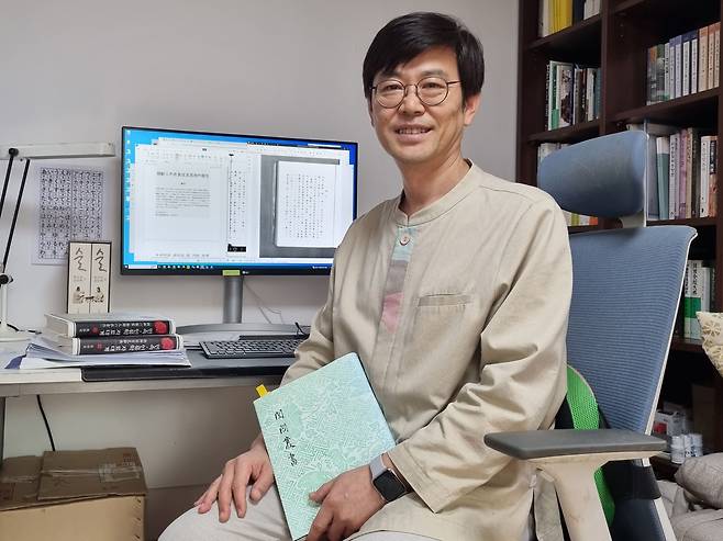 한국술문헌연구소 김재형 소장은 성공한 벤처기업인에서 전통주 고문헌 전문가로 변신했다. /박순욱 기자