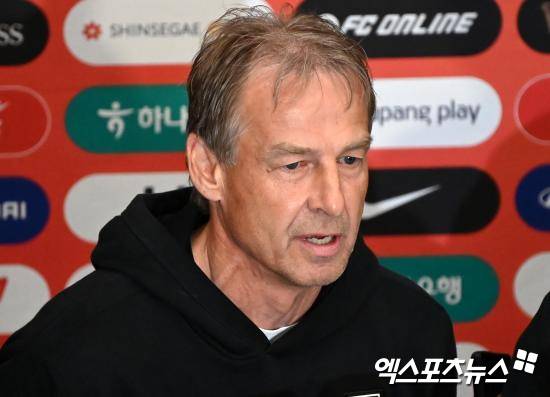 위르겐 클린스만 전 축구대표팀 감독이 지난 1월 아시아축구연맹 아시안컵 당시 발생한 대표팀 내분설에 대해 직접 입을 열었다. 이강인과 손흥민이 다퉜고, 이강인이 손흥민의 손가락을 탈구시켰다고 털어놨다. 클린스만은 한국 축구를 쑥대밭으로 만들였음에도 자신은 위약금 70억원(추산)을 챙겨 떠났다. 엑스포츠뉴스DB