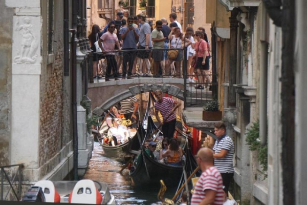 관광객들로 붐비는 이탈리아 베네치아. ANSA연합뉴스