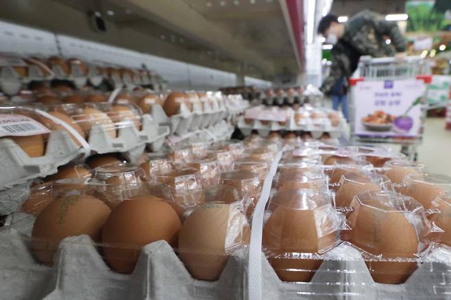 14일 서울의 한 대형마트에 진열된 계란.(사진=연합뉴스)