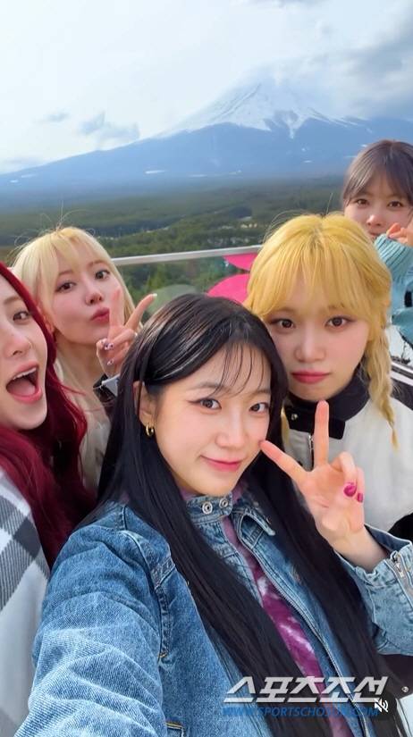 사진 출처=르세라핌 공식 계정