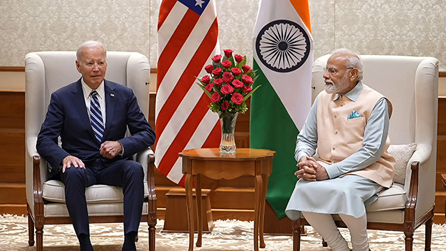 조 바이든 미국 대통령과 나렌드라 모디 인도 총리가 G20 정상회의 계기에 정상회담을 하고 있다. <연합뉴스>