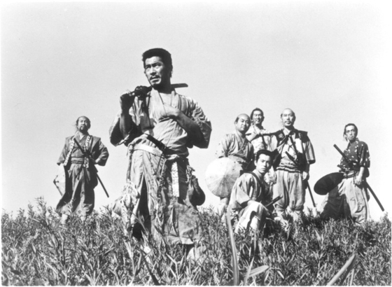 구로사와 아키라의 1954년작 ‘7인의 사무라이’. [사진 넷플릭스]
