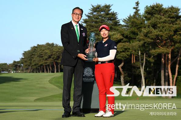 일본여자프로골프(JLPGA)투어 메이저 대회로 열린 월드레이디스 살롱파스컵에서 오른 국가대표 이효송. 사진┃게티이미지코리아