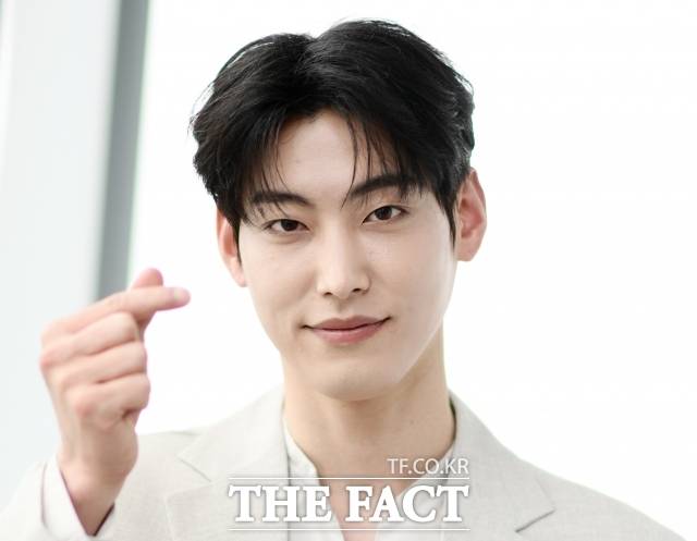 배우 박영운은 캐릭터를 완벽 소화하기 위해 다양한 영상을 찾아보고 선배 배우들의 조언을 적극 수용한다고 밝혔다. /이새롬 기자