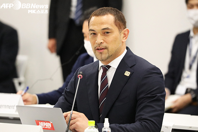 무로후시 고지 일본 체육청장이 국제올림픽위원회(IOC)와 화상 회의에서 발언하고 있다. 사진=AFPBBNews=News1