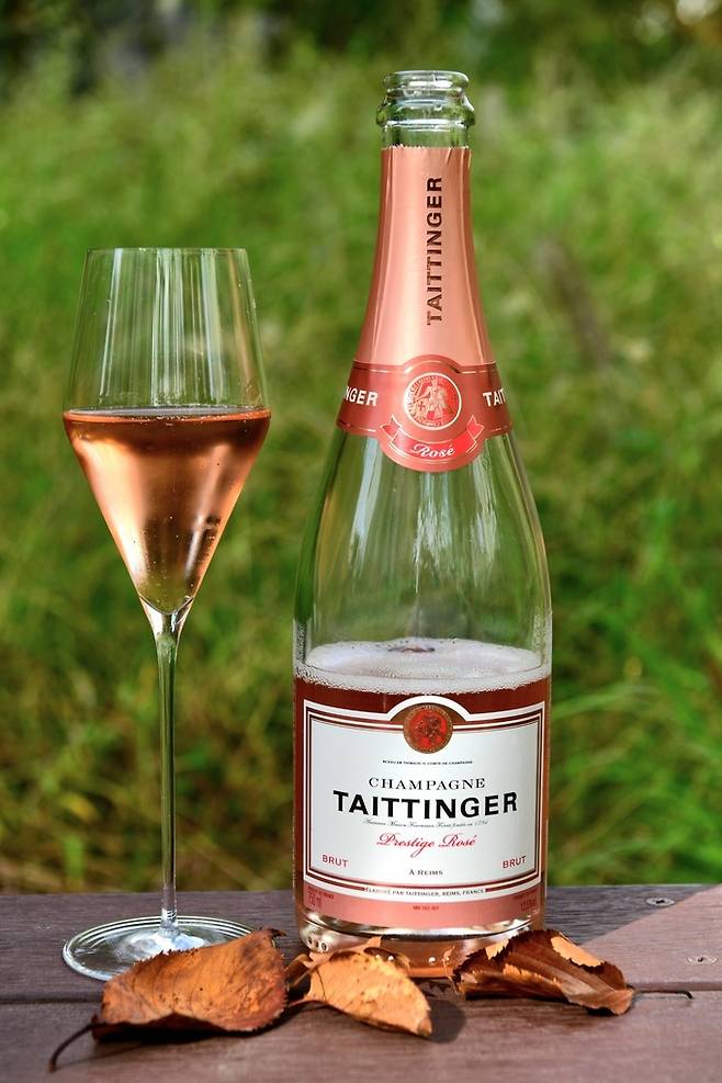 하이트진로 수입 샴페인 떼땅져 프레스티지 로제 브뤼. 최현태 기자