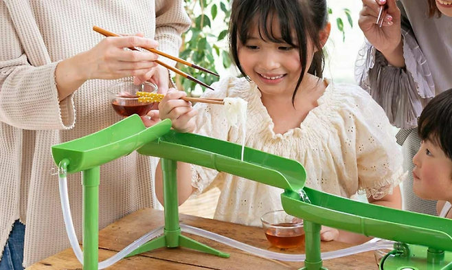 라쿠텐에서 판매하는 나가시소멘 기계 광고사진.(사진출처=라쿠텐)