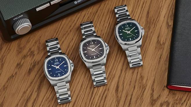 미도(Mido)의 멀티포트TV 모델. 누가 봐도 빈티지 시계를 재해석 했다.