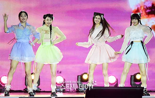 그룹 뉴진스. <강영국 기자>