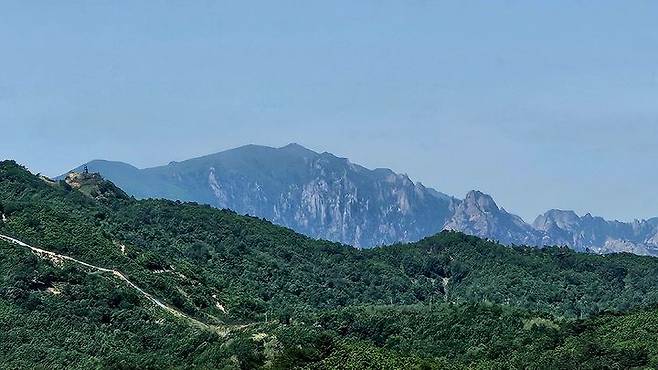 고성 'DMZ 평화의 길'에서 보는 금강산. 박주연 기자 pjy@newsis.com *재판매 및 DB 금지